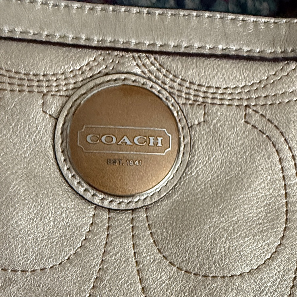 Coach Gold Shoulder Bag with Signature Embossed Design - Picture 3 of 10